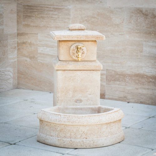 Monarchia niedrig brunnen mit pool